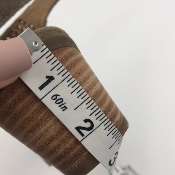 Lucky Brand Taupe Suede Perforated Heeled Sandals Size 7.5 - Picture 6 of 7